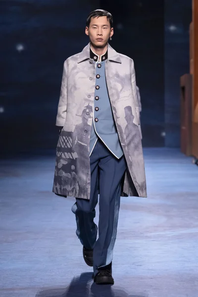 Look 44
